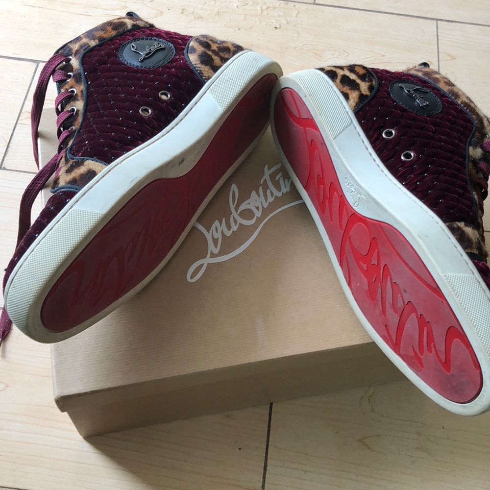 100 percent authentic Christian Louboutin 42 sneak